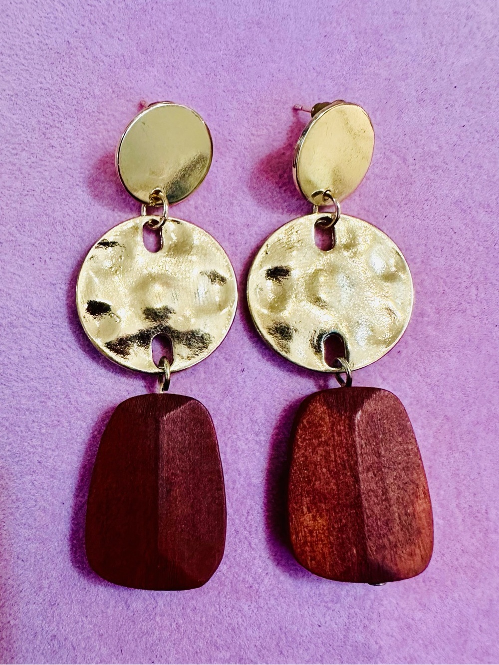 NWT Gold Tone Hammered Disc Wood Statement Drop Earrings